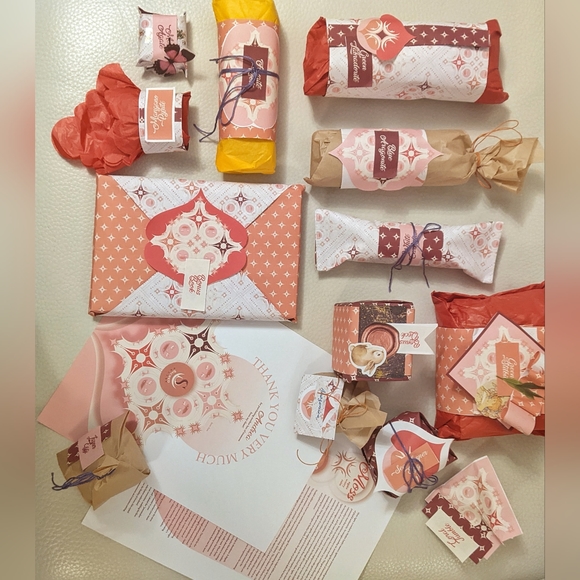 Hand Wrapping Add On - Picture 5 of 13